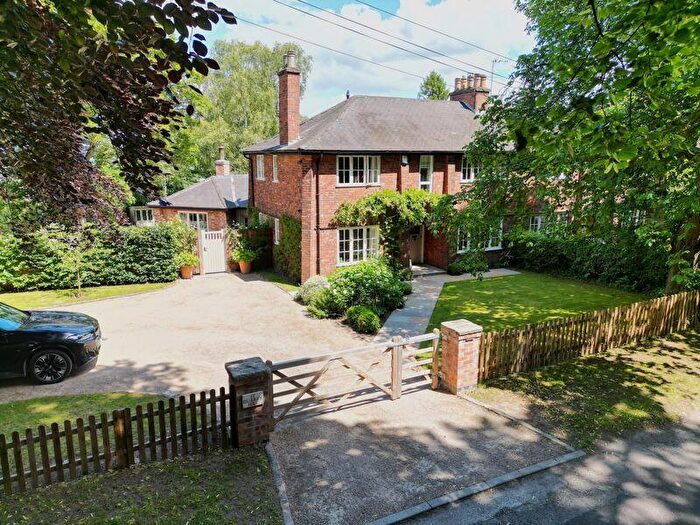 4 Bedroom Character Property For Sale In Quarry Hill, Stanton-by-dale, DE7