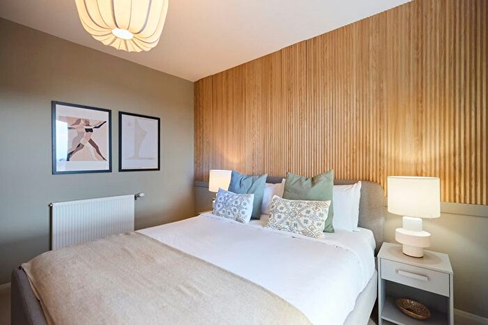 1 Bedroom Flat To Rent In Potash House, Canning Square, London, EN1