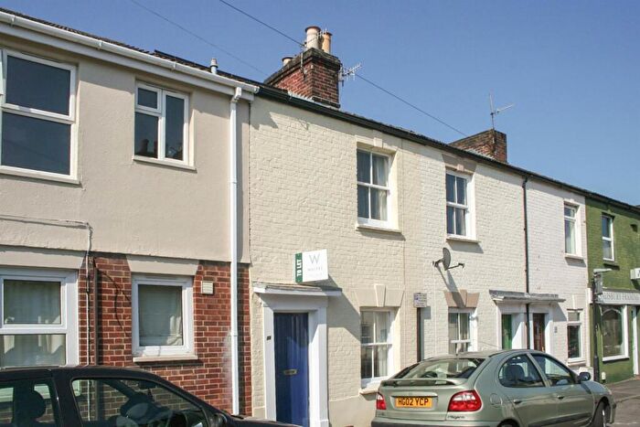2 Bedroom Terraced House To Rent In West Street, Salisbury, SP2