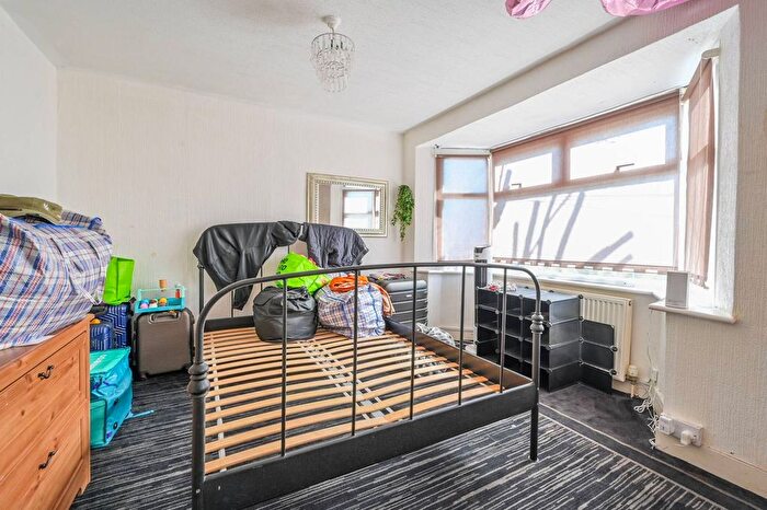 3 Bedroom Terraced House For Sale In Varley Road, Canning Town, London, E16