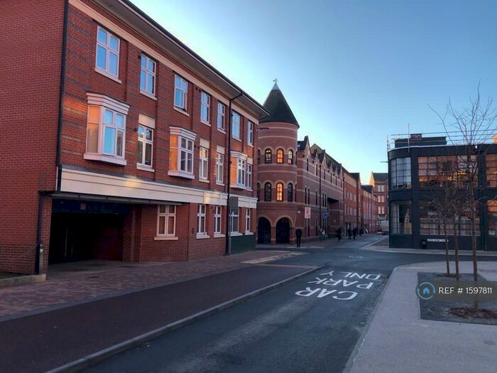 2 Bedroom Flat To Rent In Minster Court, Leicester, LE1