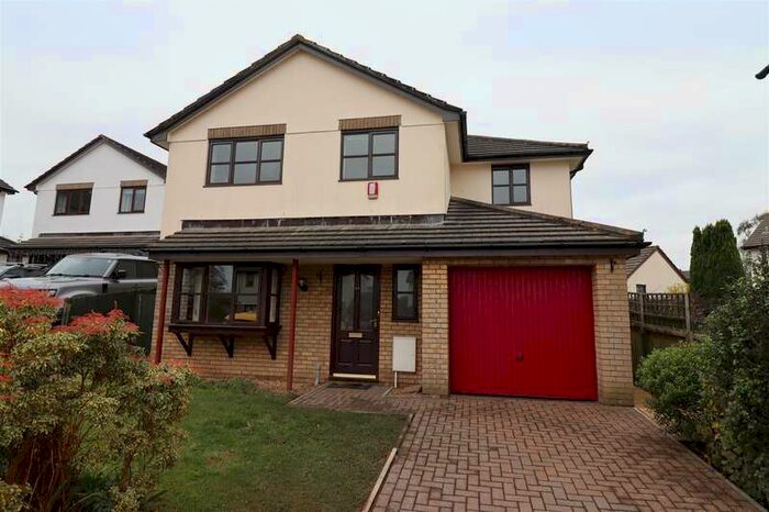 4 Bedroom Detached House To Rent In Carrine Road, Truro, TR1