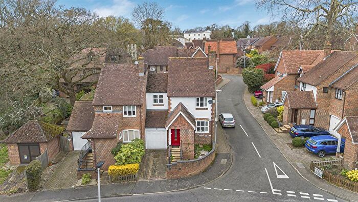 3 Bedroom Semi Detached House For Sale In Harts Grove, Woodford Green, IG8