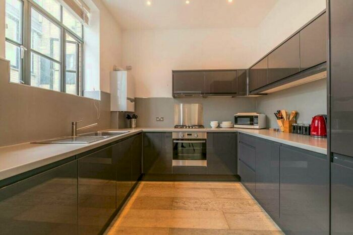 2 Bedroom Flat To Rent In Great Sutton Street, Clerkenwell, EC1V