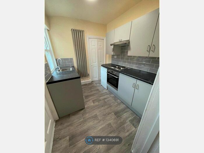 1 Bedroom Flat To Rent In Landseer Avenue, Leeds, LS13