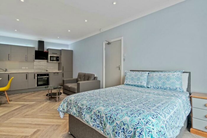 Studio To Rent In North Road East, Plymouth, Devon, PL4