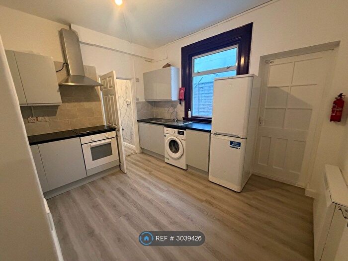 2 Bedroom Flat To Rent In Halley Road, London, E12