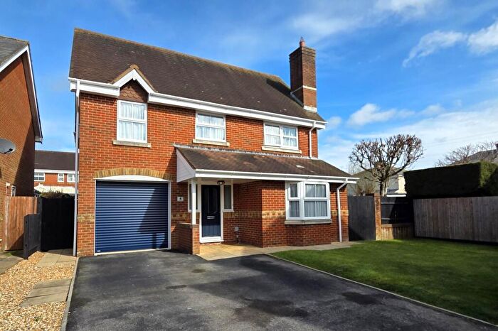 4 Bedroom Detached House For Sale In Goldcrest Close, Fareham, PO16