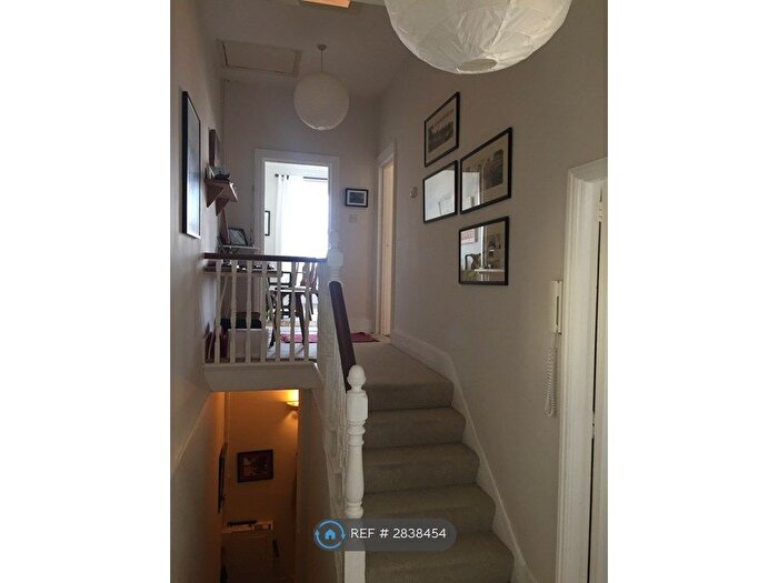 1 Bedroom Flat To Rent In Earlsfield, London, SW18