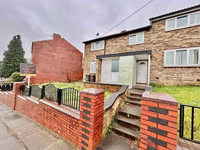 3 Bedroom House To Rent In Hyacinth Close, Sheffield, S5