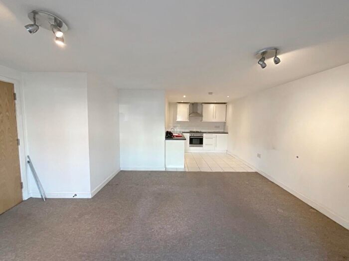 2 Bedroom Flat To Rent In Park Street, Oldham, OL2