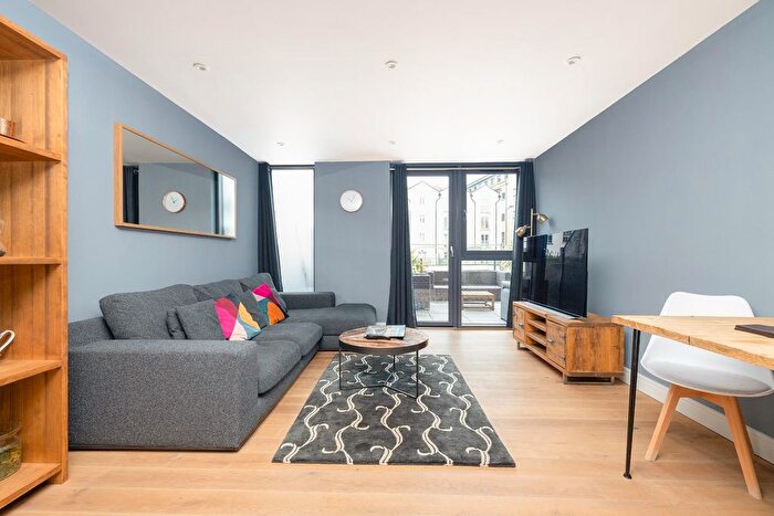 1 Bedroom Flat For Sale In Lime Kiln Road, Harbourside, BS1