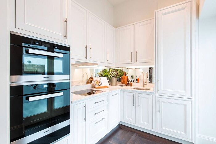 2 Bedroom Flat To Rent In Prince Of Wales Terrace, High Street Kensington, London, W8