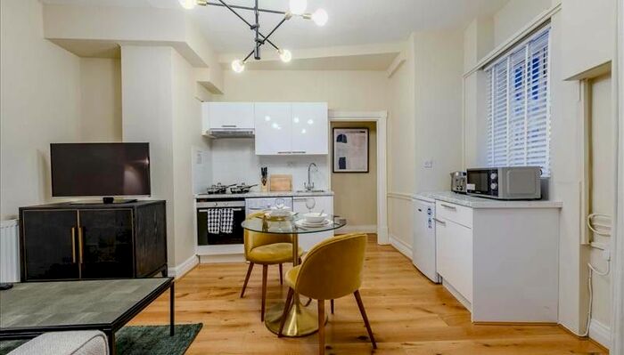 1 Bedroom Flat To Rent In Park Road, St Johns Wood, NW8