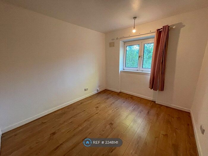 2 Bedroom Flat To Rent In Burnfield Road, Glasgow, G43