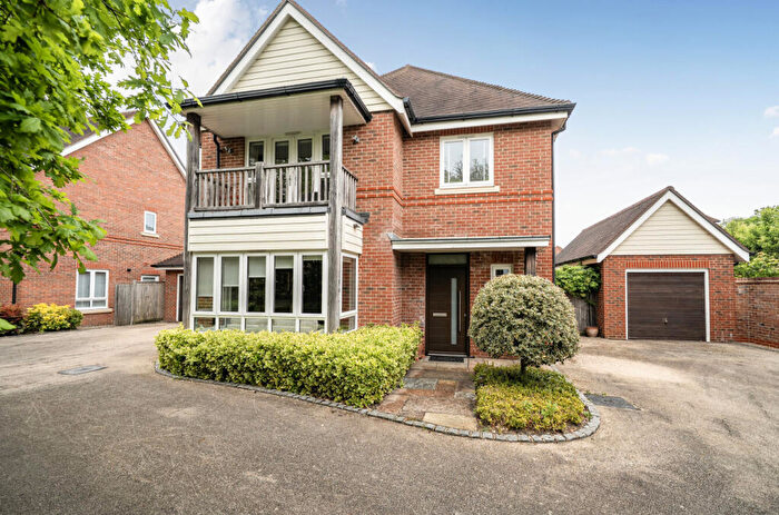 4 Bedroom Detached House For Sale In Willowbourne, Fleet, Hampshire, GU51