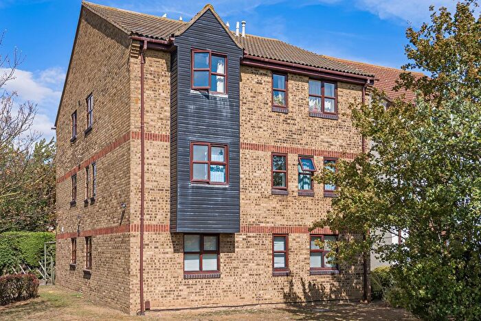 1 Bedroom Flat For Sale In Frobisher Way, Shoeburyness, SS3