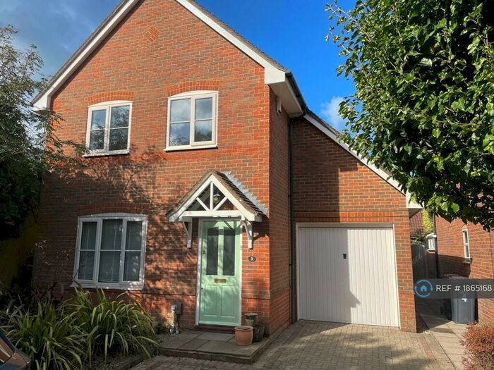4 Bedroom Detached House To Rent In Laurence Mews, Romsey, SO51
