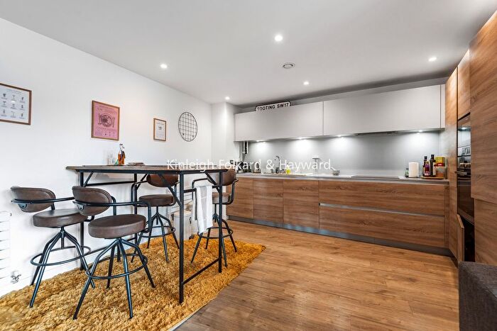 2 Bedroom Flat To Rent In Tooting High Street, Tooting, SW17
