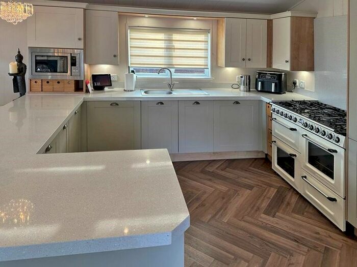 2 Bedroom Bungalow To Rent In Harrogate, HG3