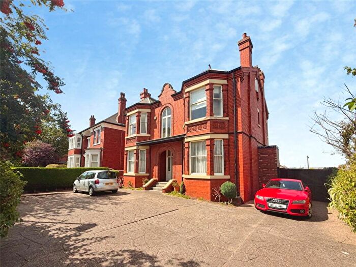 4 Bedroom Detached House For Sale In Thorne Road, Doncaster, South Yorkshire, DN2