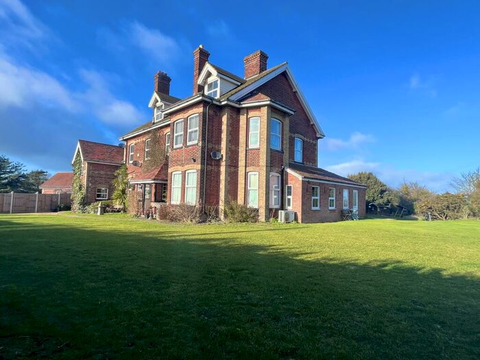 2 Bedroom Apartment To Rent In Mundesley Road, Trimingham, NR11