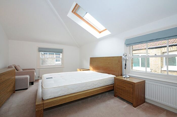 2 Bedroom Flat To Rent In Handforth Road, Oval, SW9