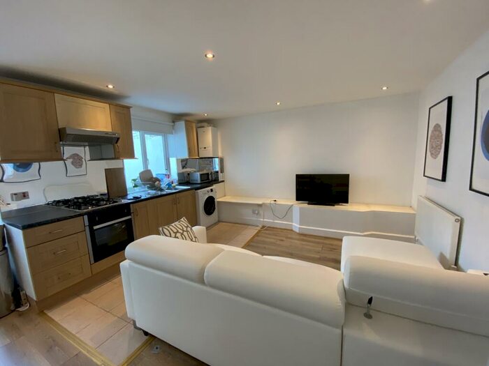 1 Bedroom Apartment To Rent In Rotherhithe New Road, London, SE16