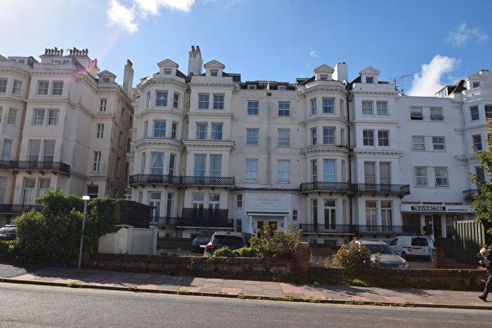 3 Bedroom Flat To Rent In Wilmington Gardens, Eastbourne, BN21