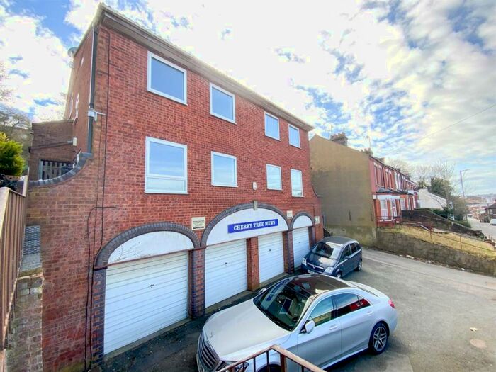 2 Bedroom Apartment To Rent In Hitchin Road, Luton, Bedfordshire, LU2