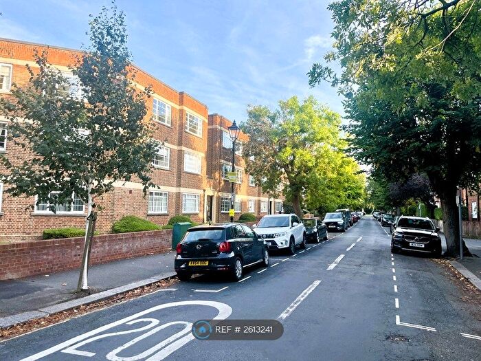 2 Bedroom Flat To Rent In Bedford Road, Chiswick, London, W4