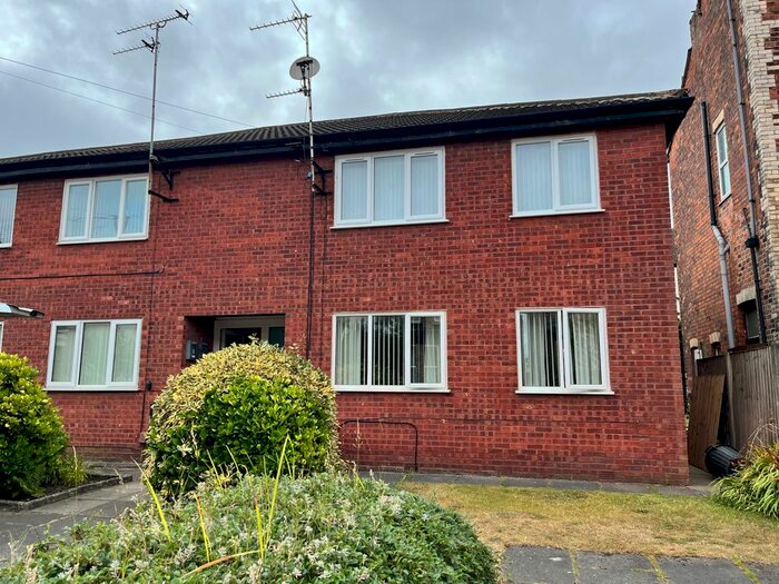 2 Bedroom Flat To Rent In Courtenay Road, Crosby, Liverpool, L22
