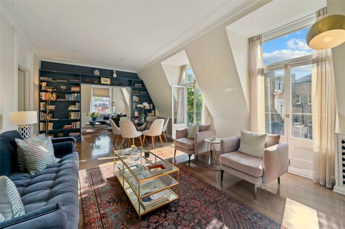 3 Bedroom Apartment To Rent In Drayton Gardens, South Kensington, London, SW10