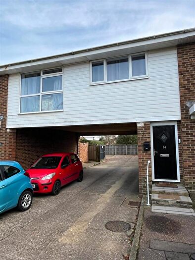 2 Bedroom Flat To Rent In Ashton Gardens, Littlehampton, BN16