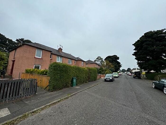 2 Bedroom Flat To Rent In Stenhouse Avenue, Edinburgh, EH11