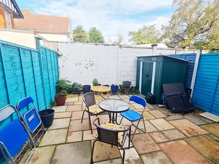 1 Bedroom Flat For Sale In Chatsworth Road, Charminster, Bournemouth, BH8