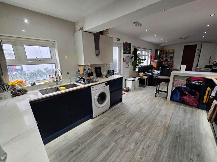 8 Bedroom House To Rent In Richmond Road, Cathays, Cardiff, CF24