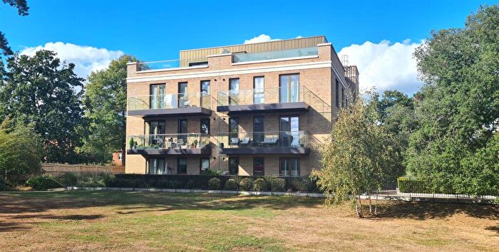 2 Bedroom Flat To Rent In Bruton House, Trent Park, EN4