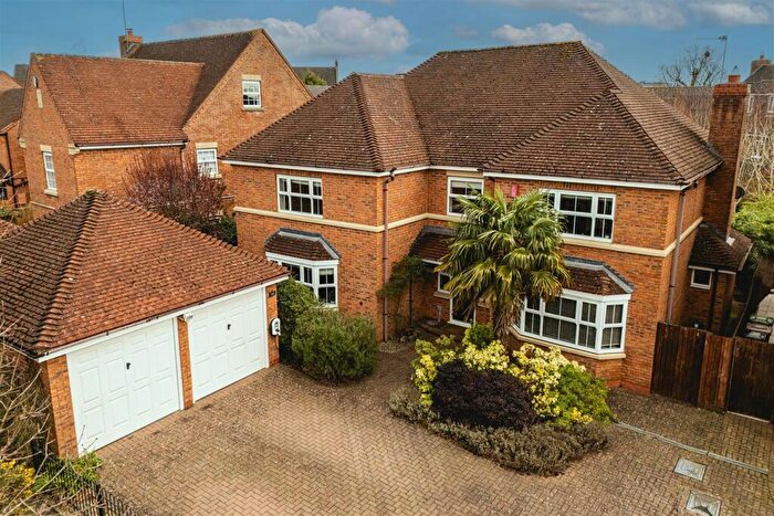 5 Bedroom Detached House For Sale In Rumbush Lane, Dickens Heath, Solihull, B90