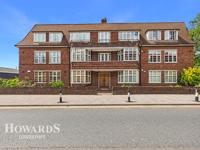 2 Bedroom Apartment For Sale In High Street, Lowestoft, NR32