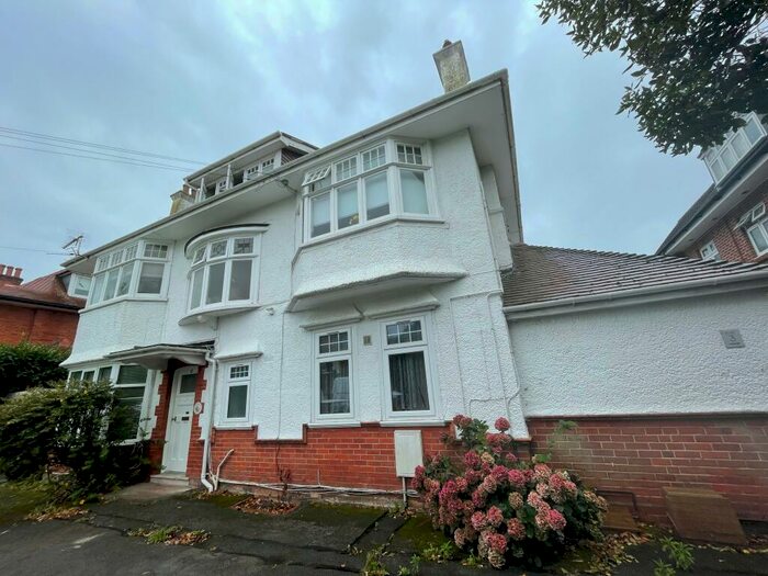 2 Bedroom Apartment To Rent In Milton Road, Charminster, BH8