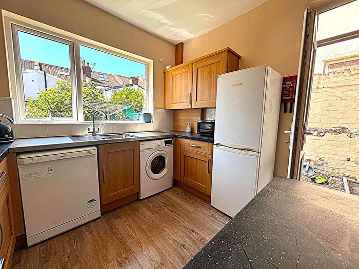 6 Bedroom Terraced House To Rent In Beverley Road, Horfield, Bristol, BS7