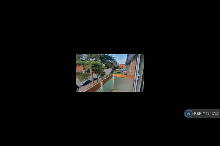 2 Bedroom Flat To Rent In Village Road, Enfield, EN1