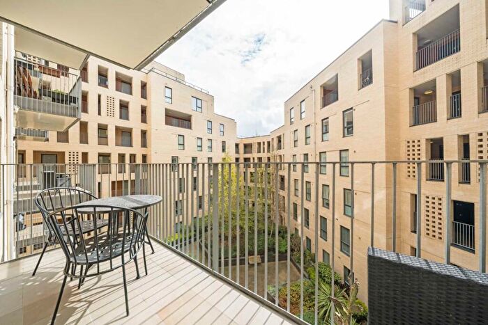 2 Bedroom Flat For Sale In Freda Street, Bermondsey, SE16