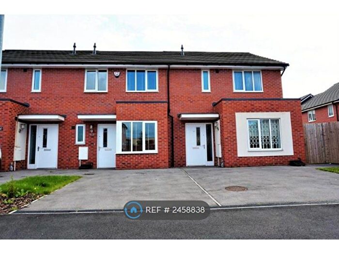 2 Bedroom Terraced House To Rent In Wardle Street, Manchester, M40