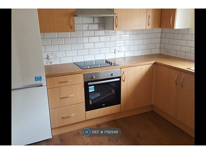 4 Bedroom Flat To Rent In Patrick Connolly Gardens, Bow, E3