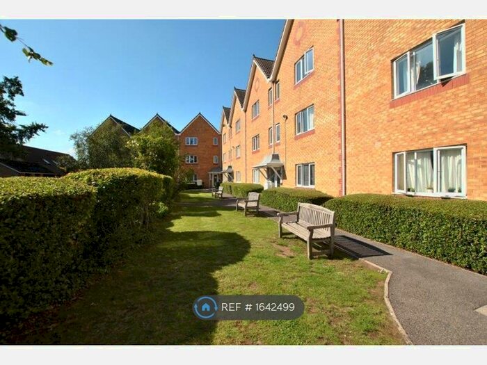 2 Bedroom Flat To Rent In Merrywood Court, Bristol, BS4