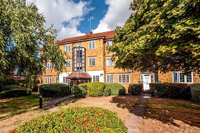 3 Bedroom Flat For Sale In Frogmore, Wandsworth, London, SW18