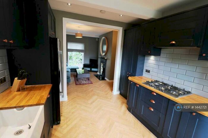 4 Bedroom End Of Terrace House To Rent In Queensbridge Road, London, E8
