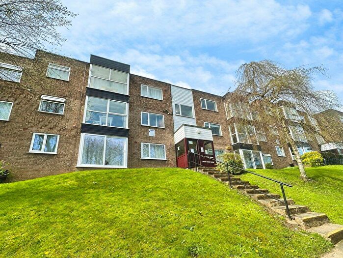 2 Bedroom Apartment For Sale In Heywood Court, Middleton, M24
